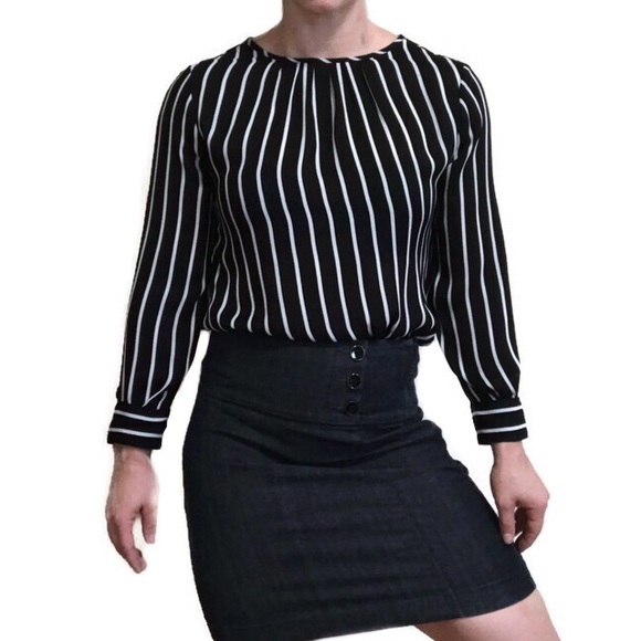 White House Black Market Tops - ♦️6 hour sale♦️WHBM striped long sleeve blouse